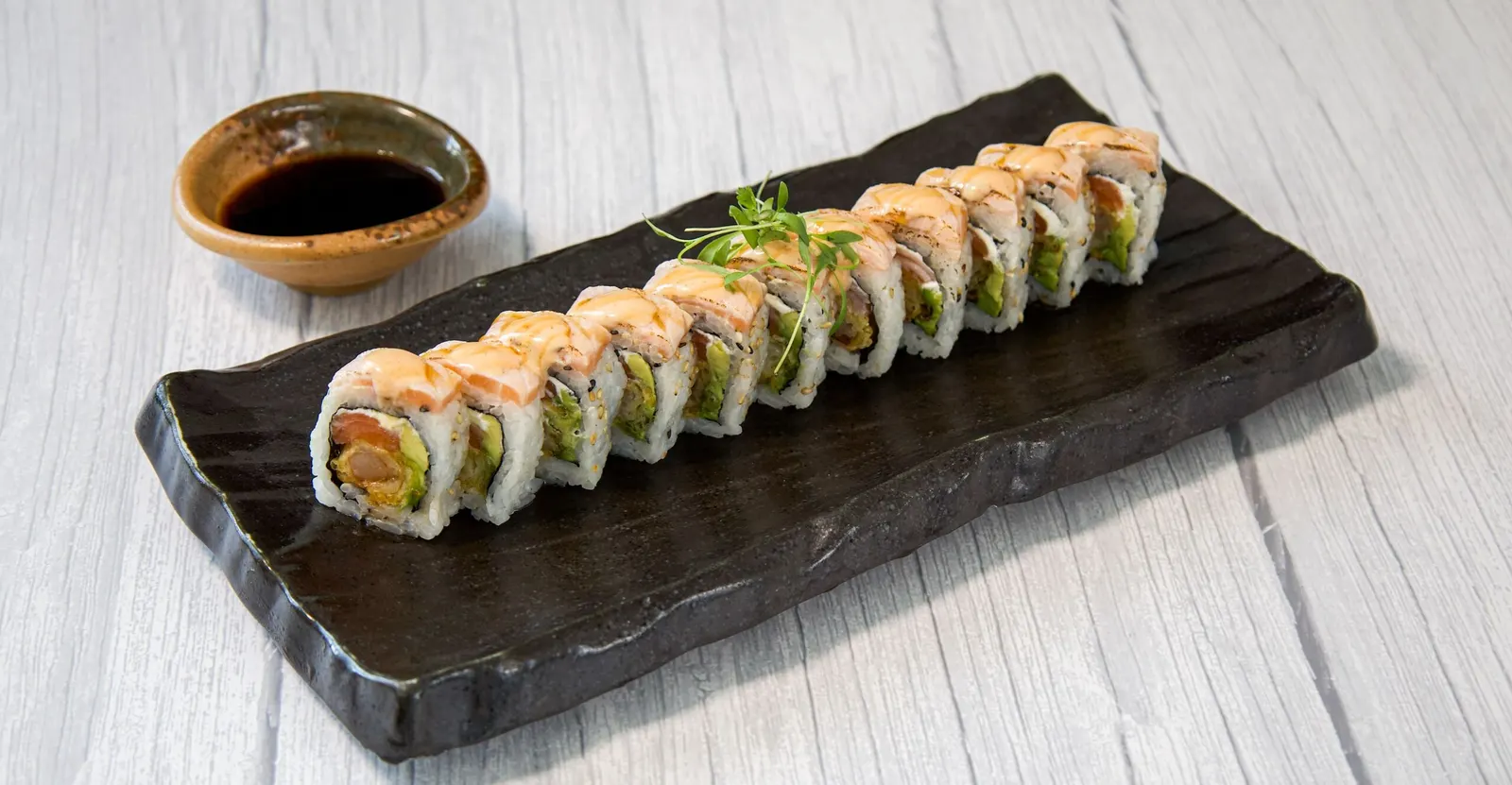YOYOSO signature sushi pizza